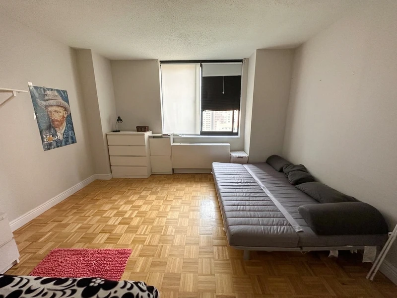 a room in Upper East Side