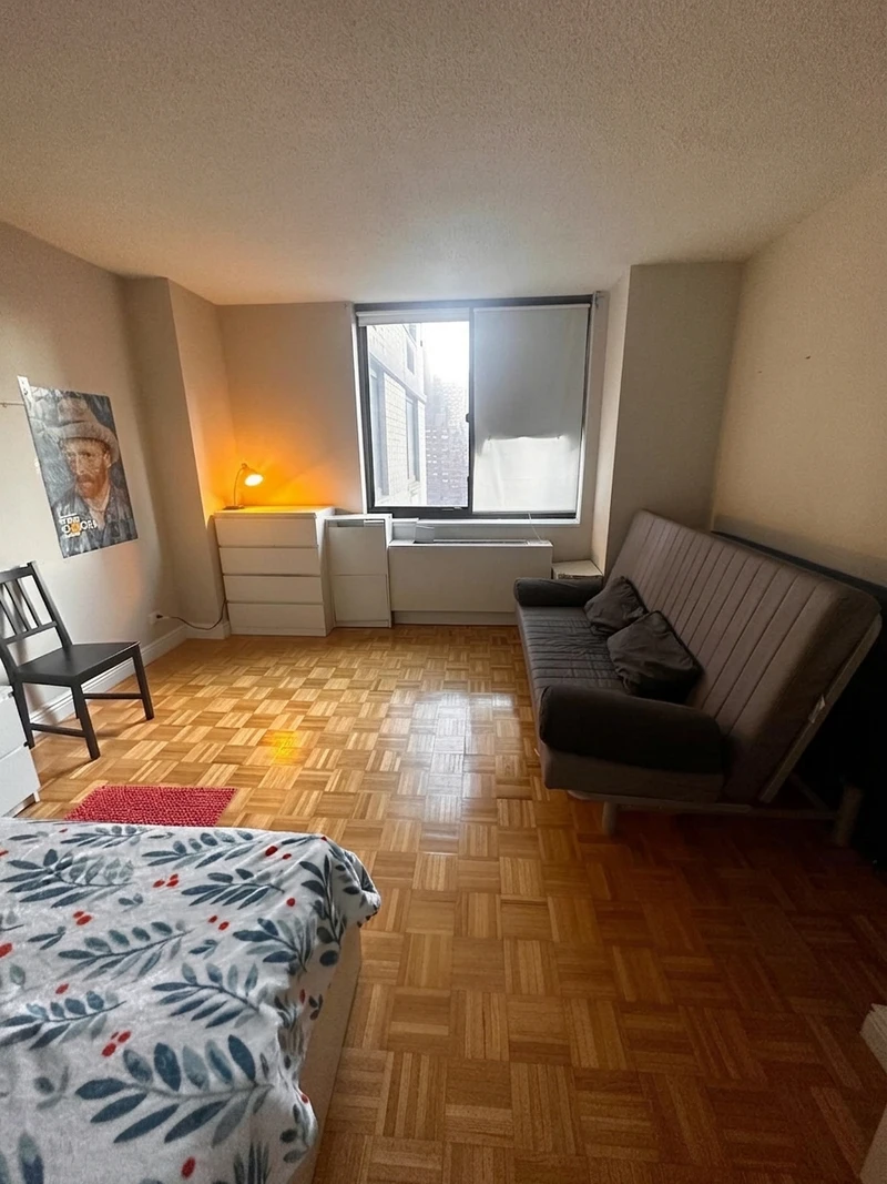 a room in Upper East Side photo 5