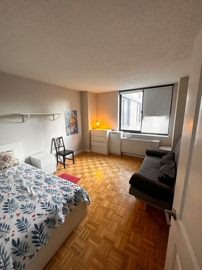 a room in Upper East Side photo 3