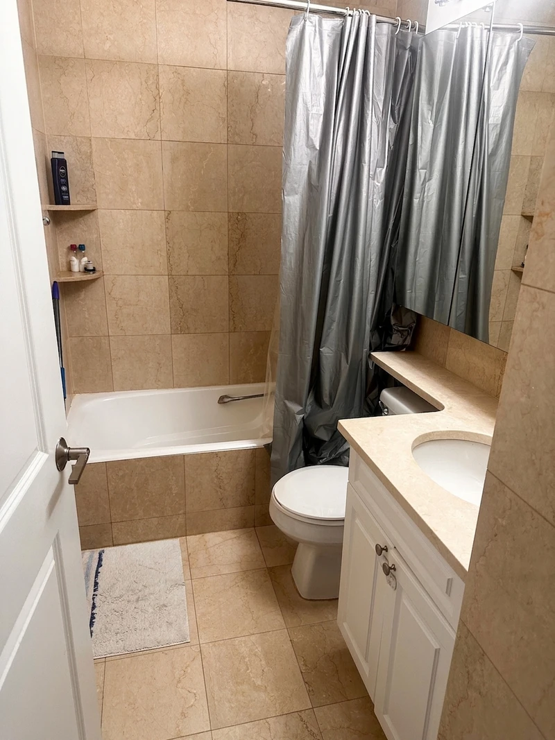 a room in Yorkville photo 2