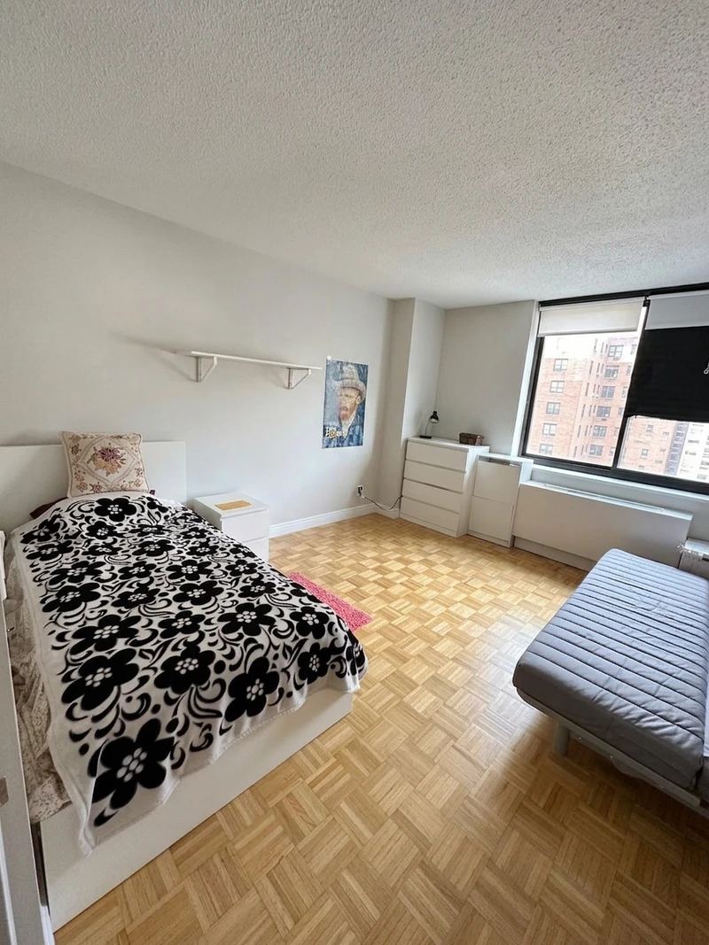 a room in Upper East Side photo 3