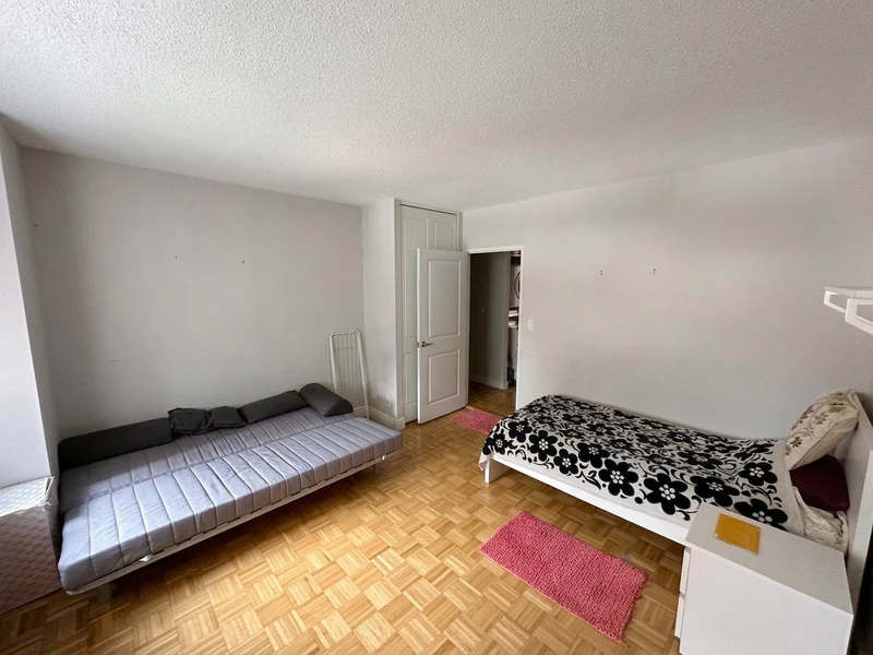 a room in Upper East Side photo 4