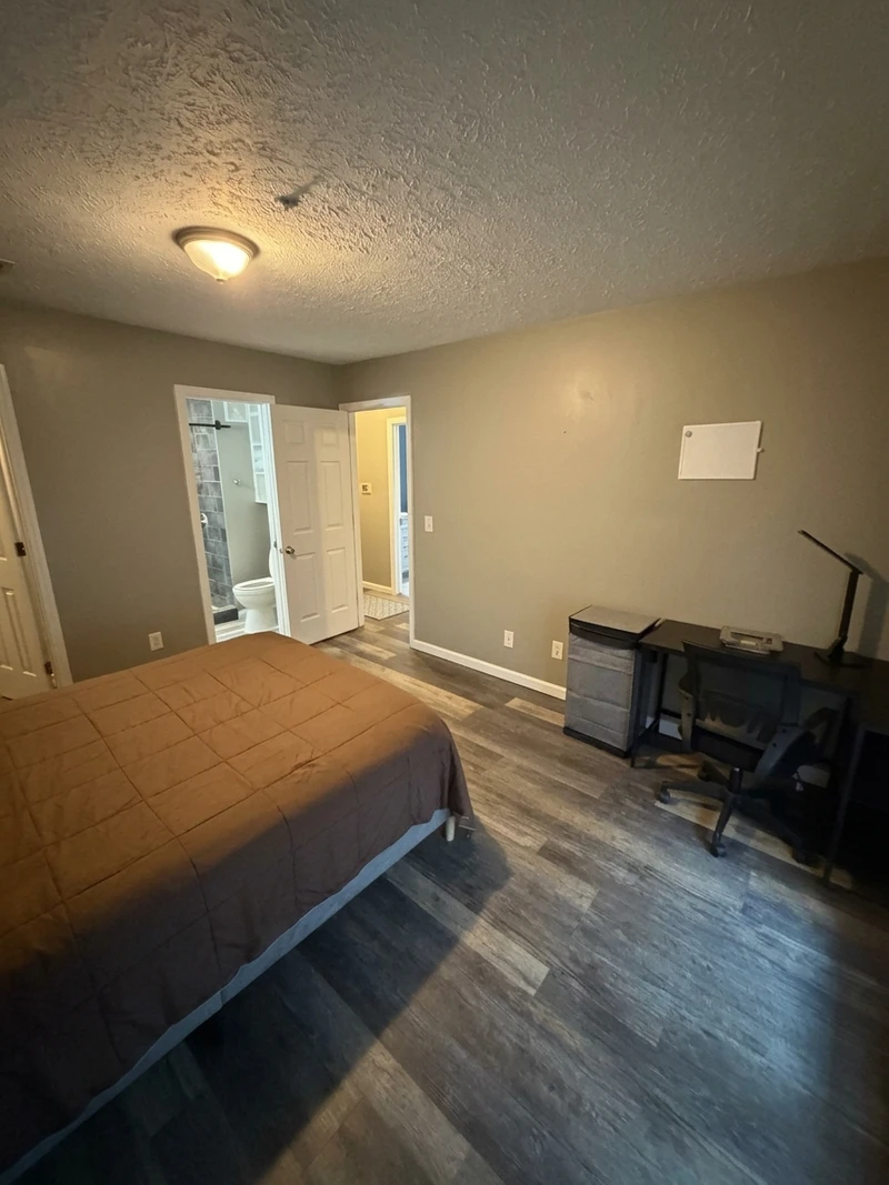 private room in Midtown photo 15