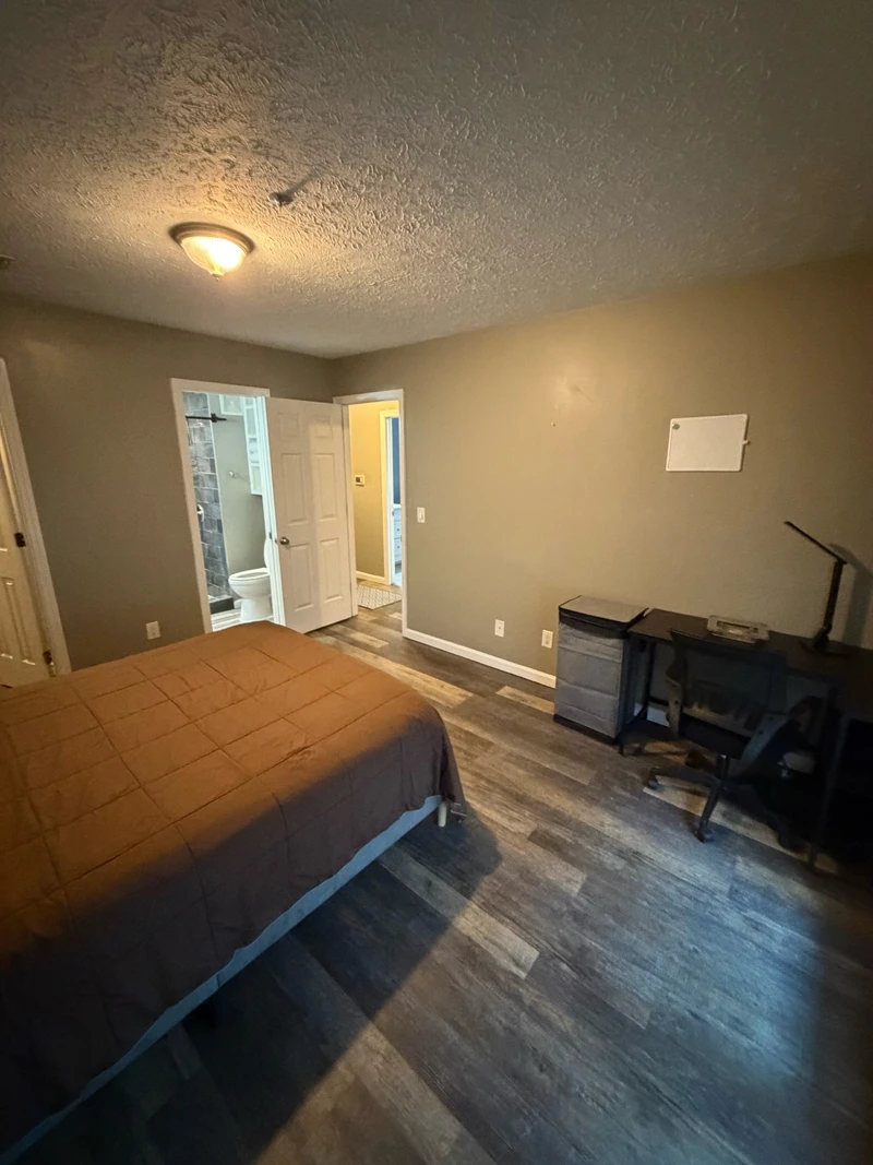private room in Midtown photo 15