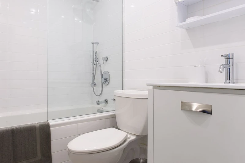 1 bedroom in Upper East Side photo 8