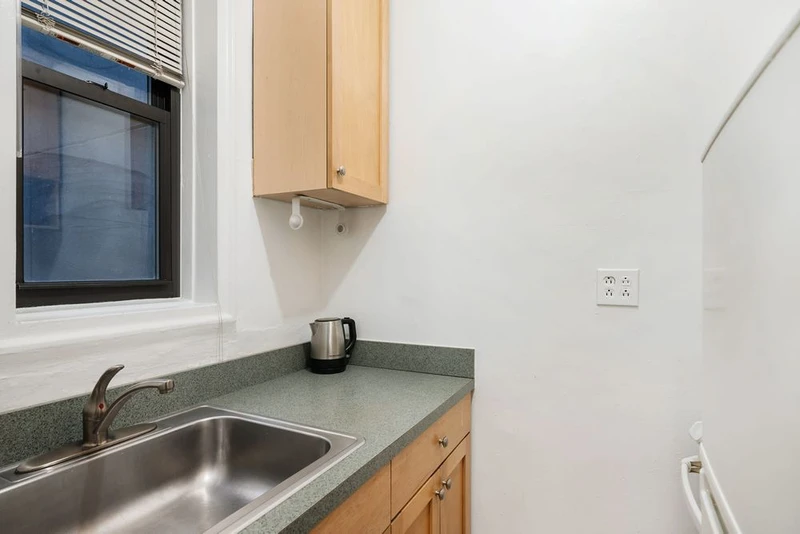 a studio in Flatiron photo 3