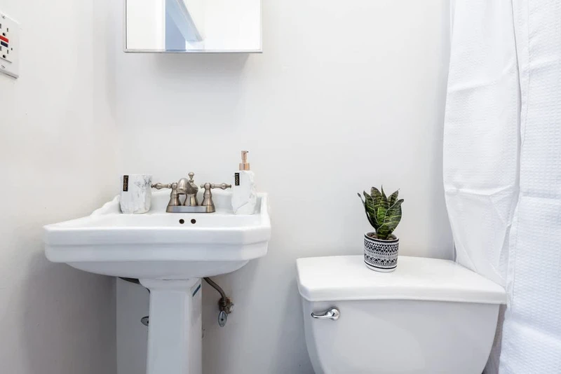 3+ bedroom in Upper East Side photo 9