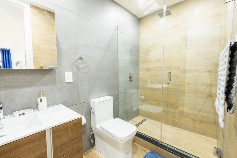 a studio in Upper East Side photo 9