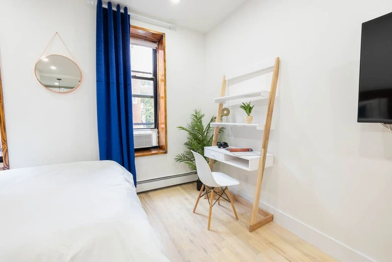 a studio in Upper East Side photo 8