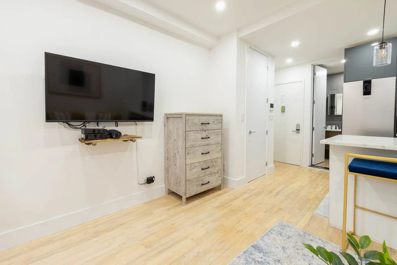 a studio in Upper East Side photo 7