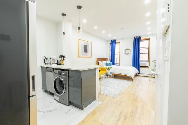 a studio in Upper East Side photo 2