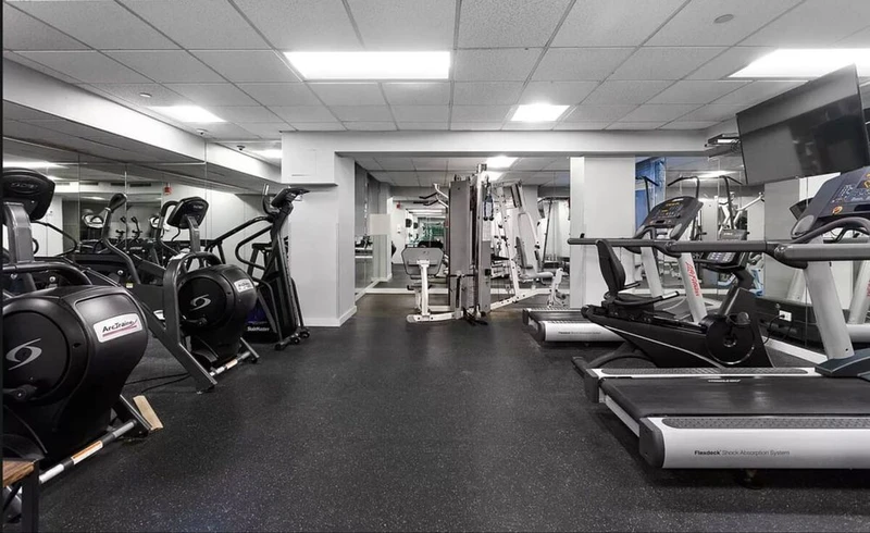 a studio in Upper West Side photo 9