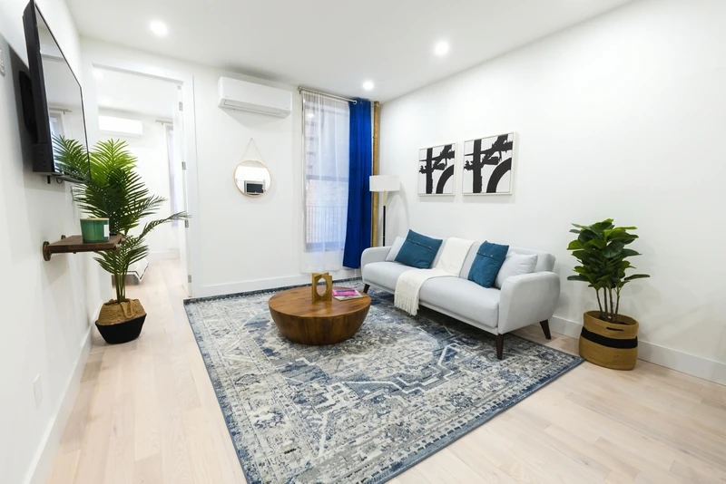 1 bedroom in Upper East Side photo 2