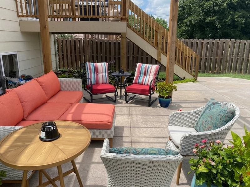 3+ bedroom in Chisholm Creek photo 15
