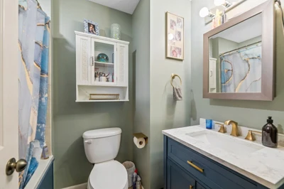 3+ bedroom in Chisholm Creek photo 9