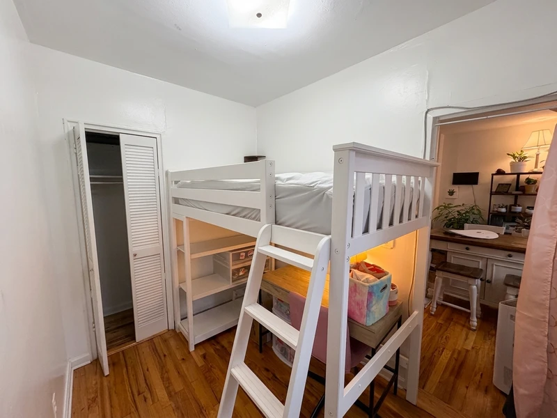 a room in East Village photo 3
