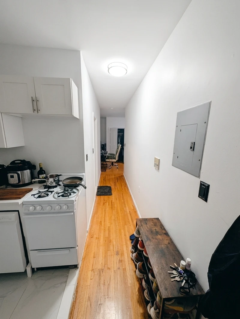 a studio in Hell's Kitchen photo 5