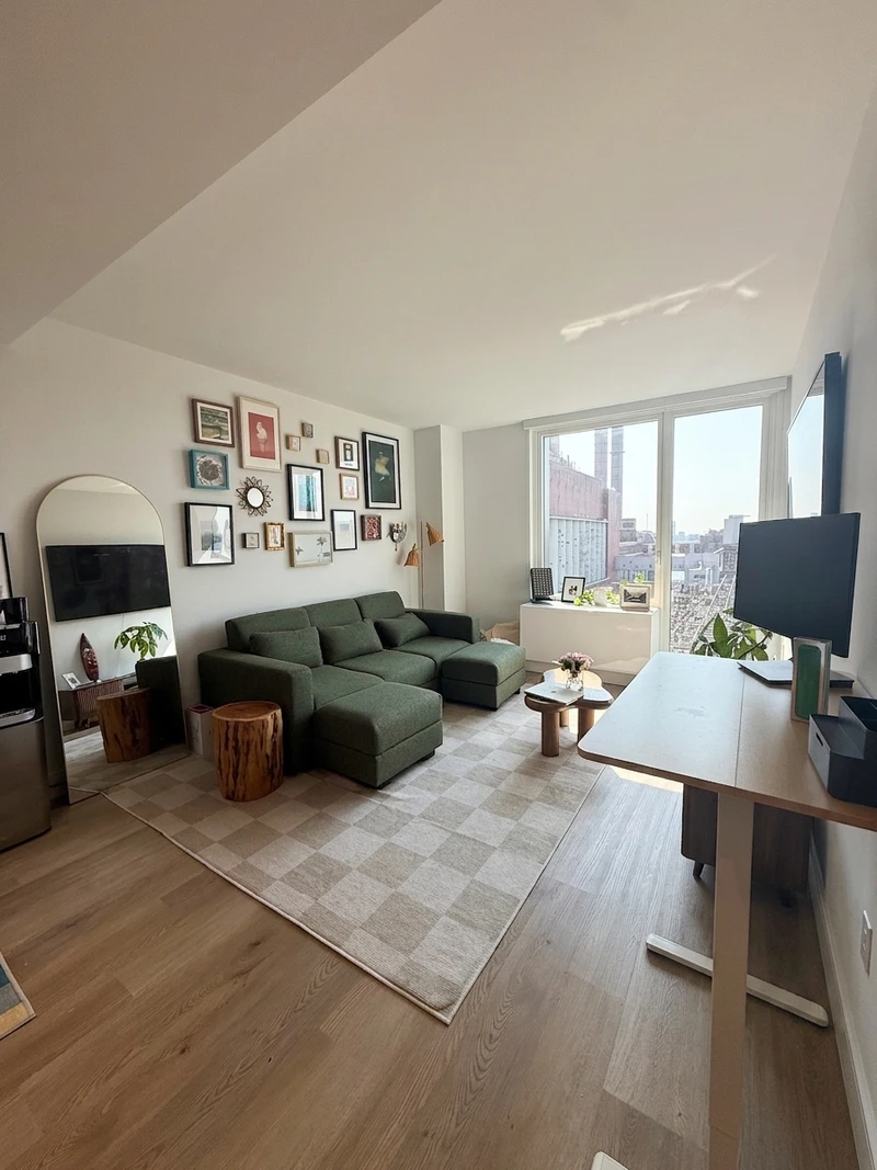 1 bedroom in East Village photo 4