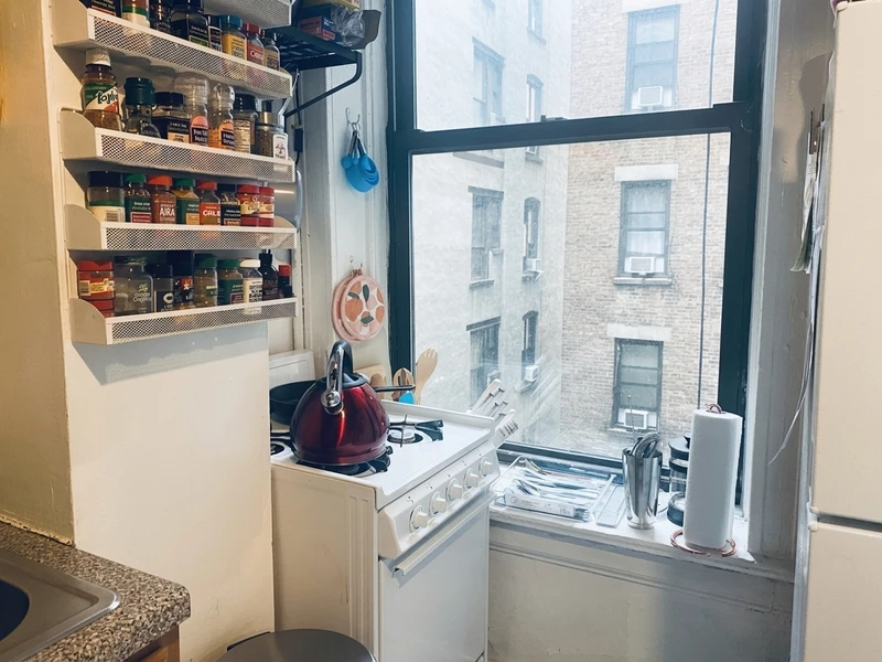 a room in Greenwich Village photo 3