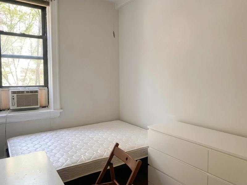 a room in Greenwich Village photo 2