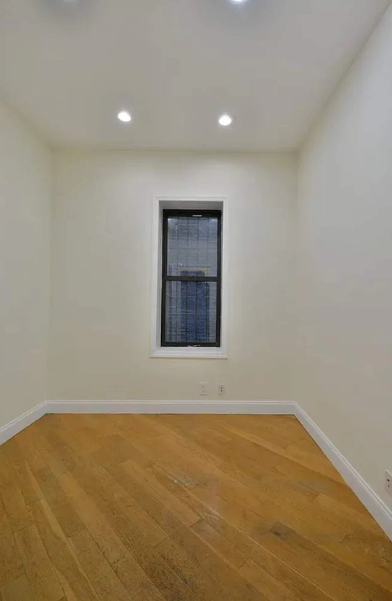 a room in Morningside Heights photo 3