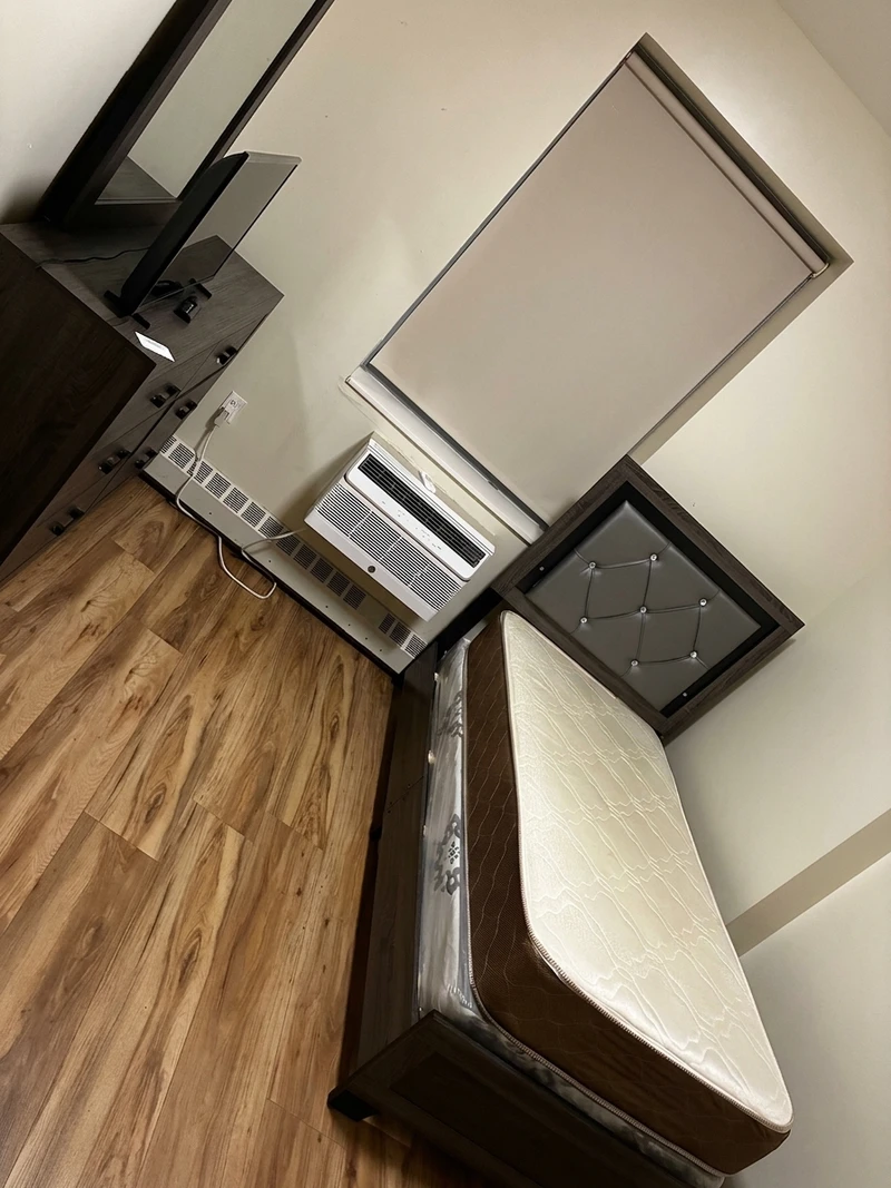 2 bedroom in Brownsville photo 2