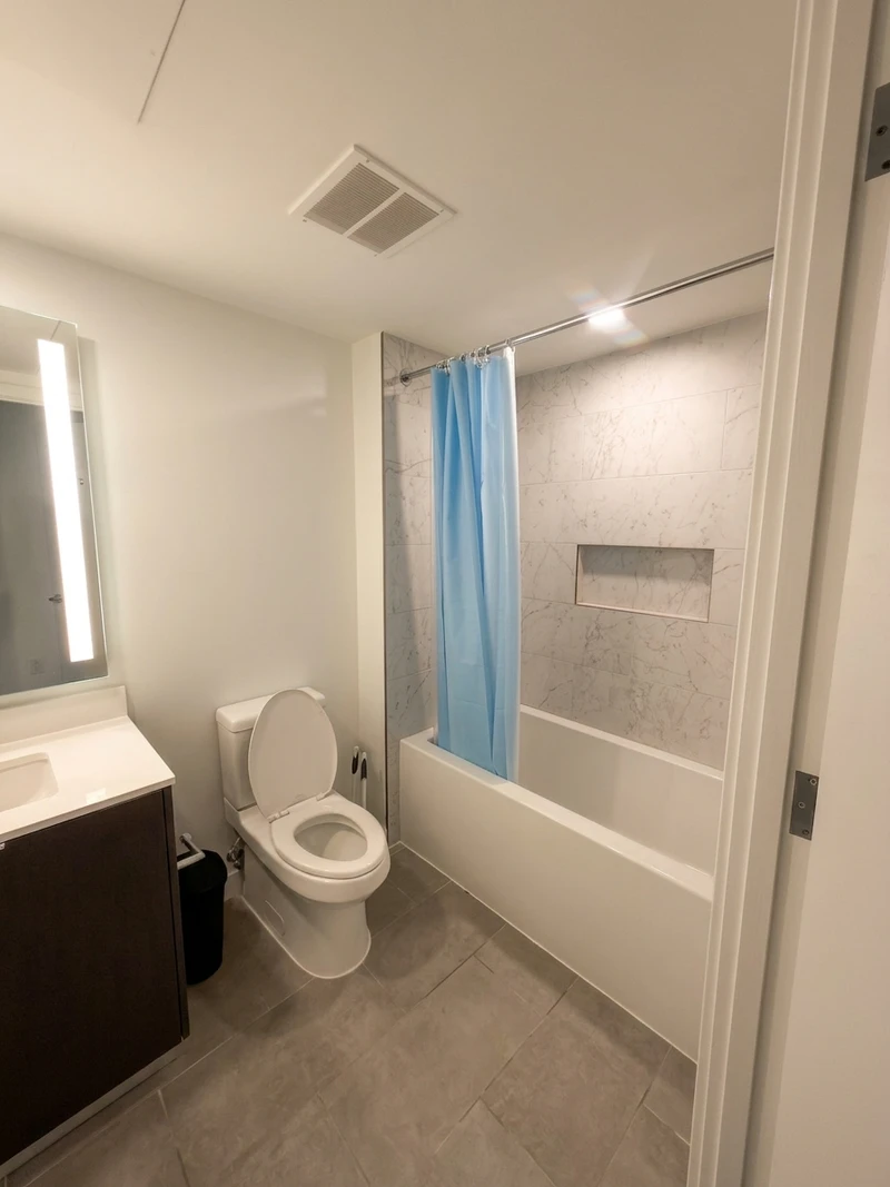 a room in Northeast Washington photo 4