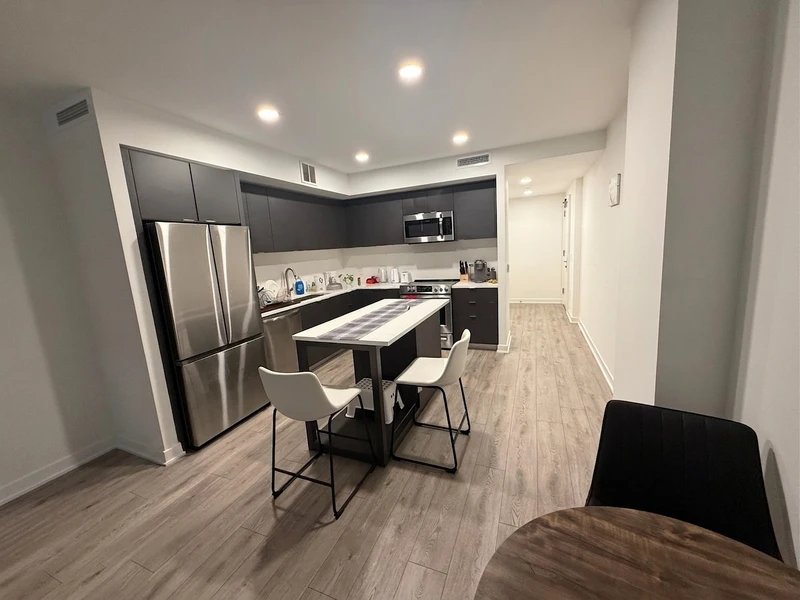 a room in Northeast Washington photo 5