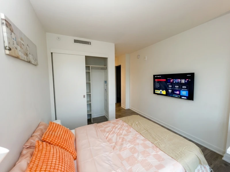 a room in Northeast Washington photo 3