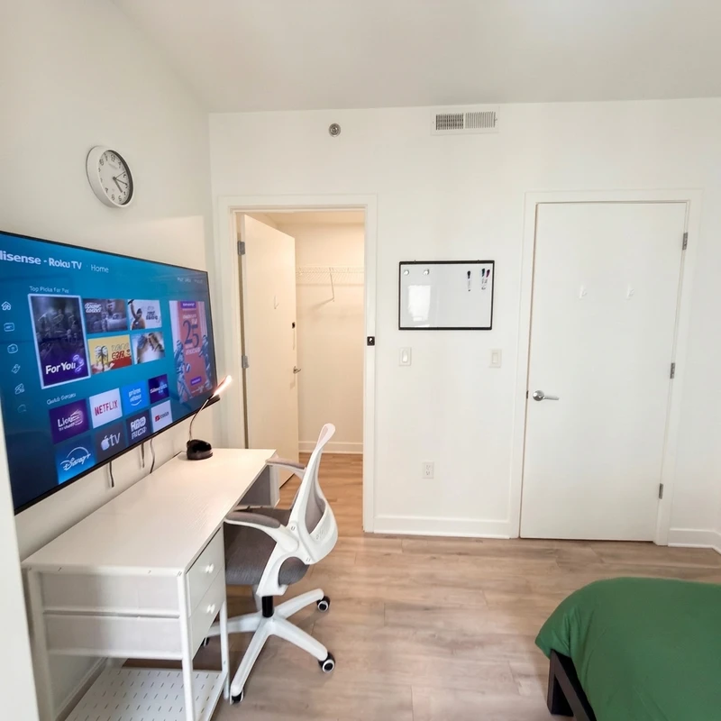 a room in Northwest Washington photo 3