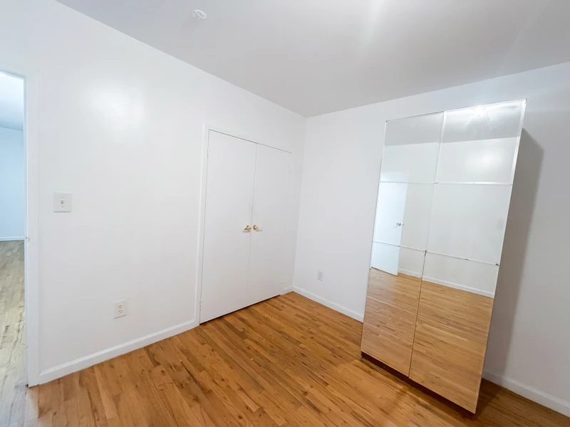 a room in Concourse Village photo 2
