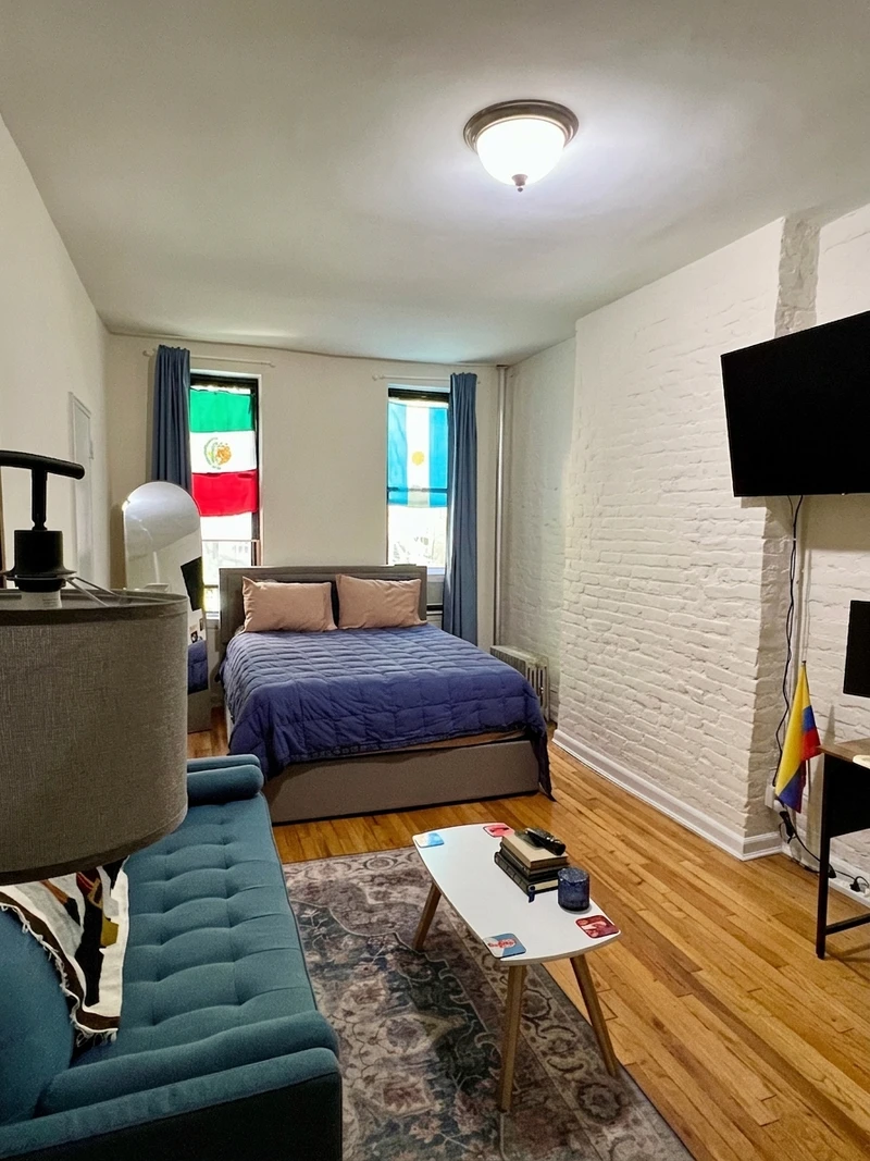 a studio in Midtown East photo 4