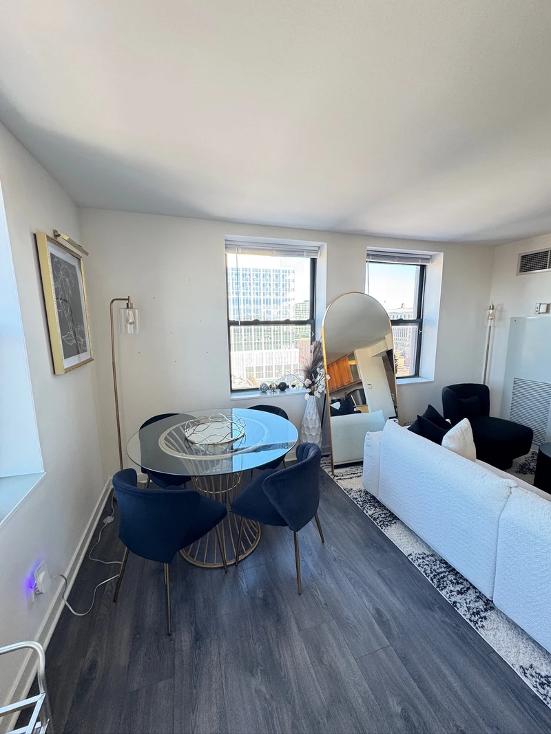 2 bedroom in Hyde Park photo 14