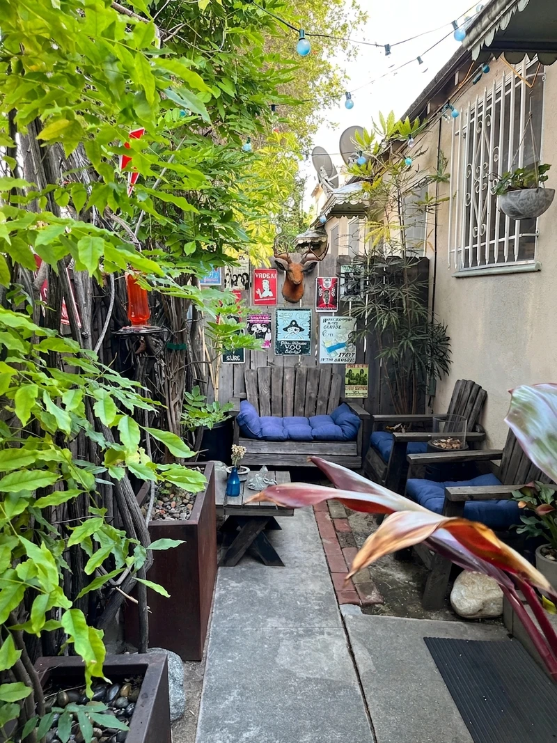 1 bedroom in Central LA photo 17