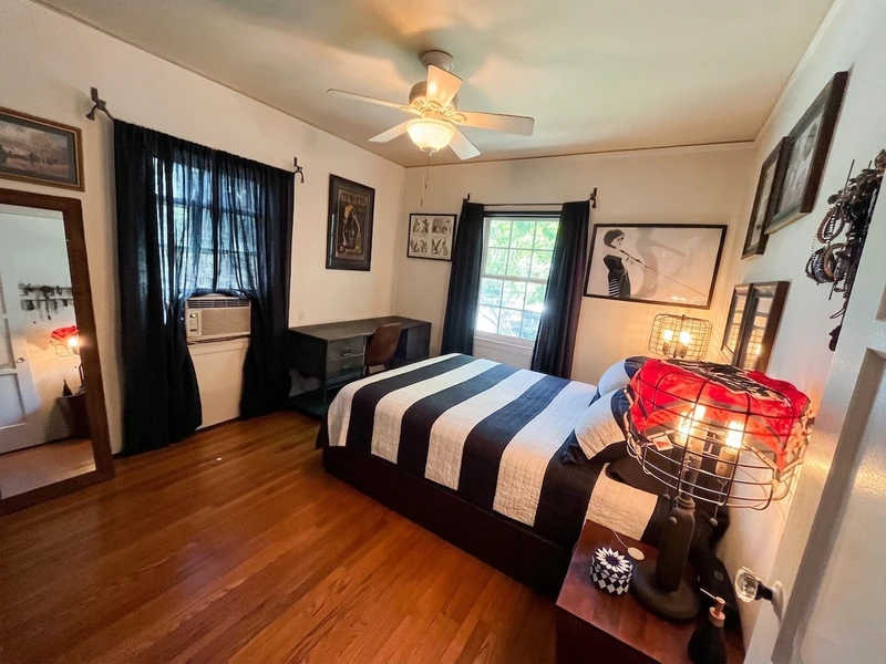 1 bedroom in Central LA photo 3