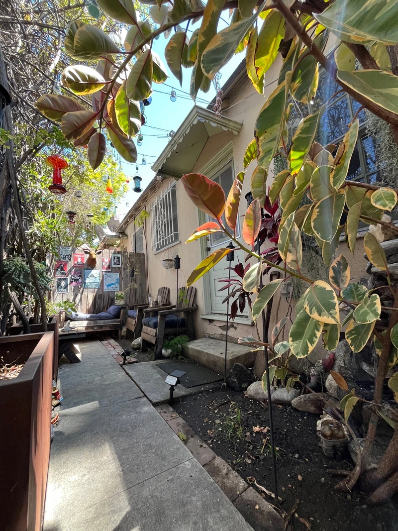 1 bedroom in Central LA photo 18