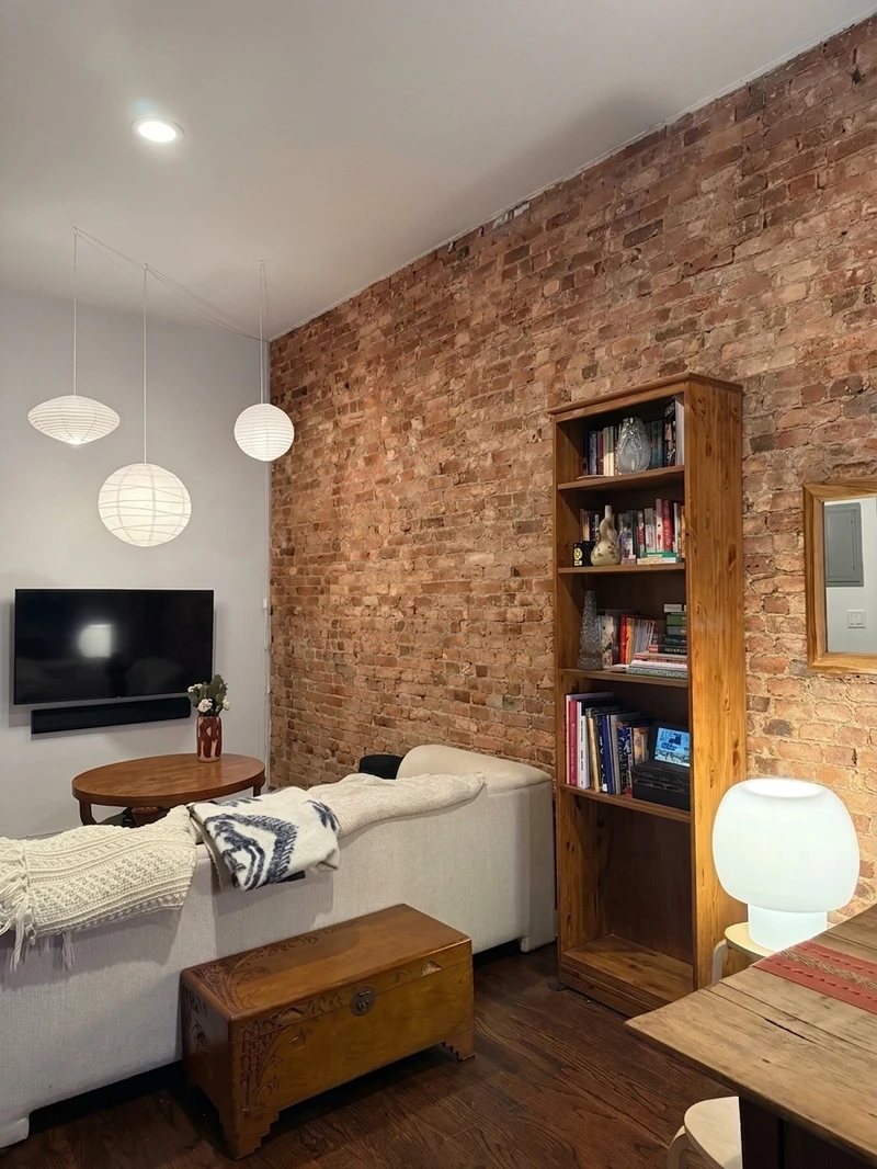 a room in Bedford-Stuyvesant photo 3