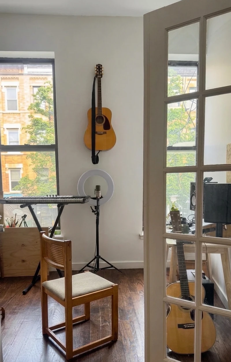 a room in Bedford-Stuyvesant photo 5