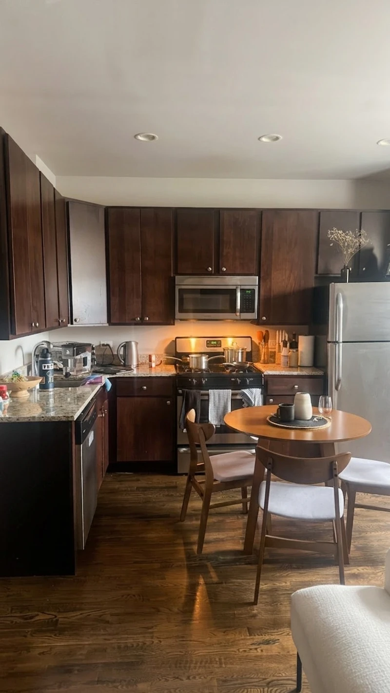 1 bedroom in West Town photo 3