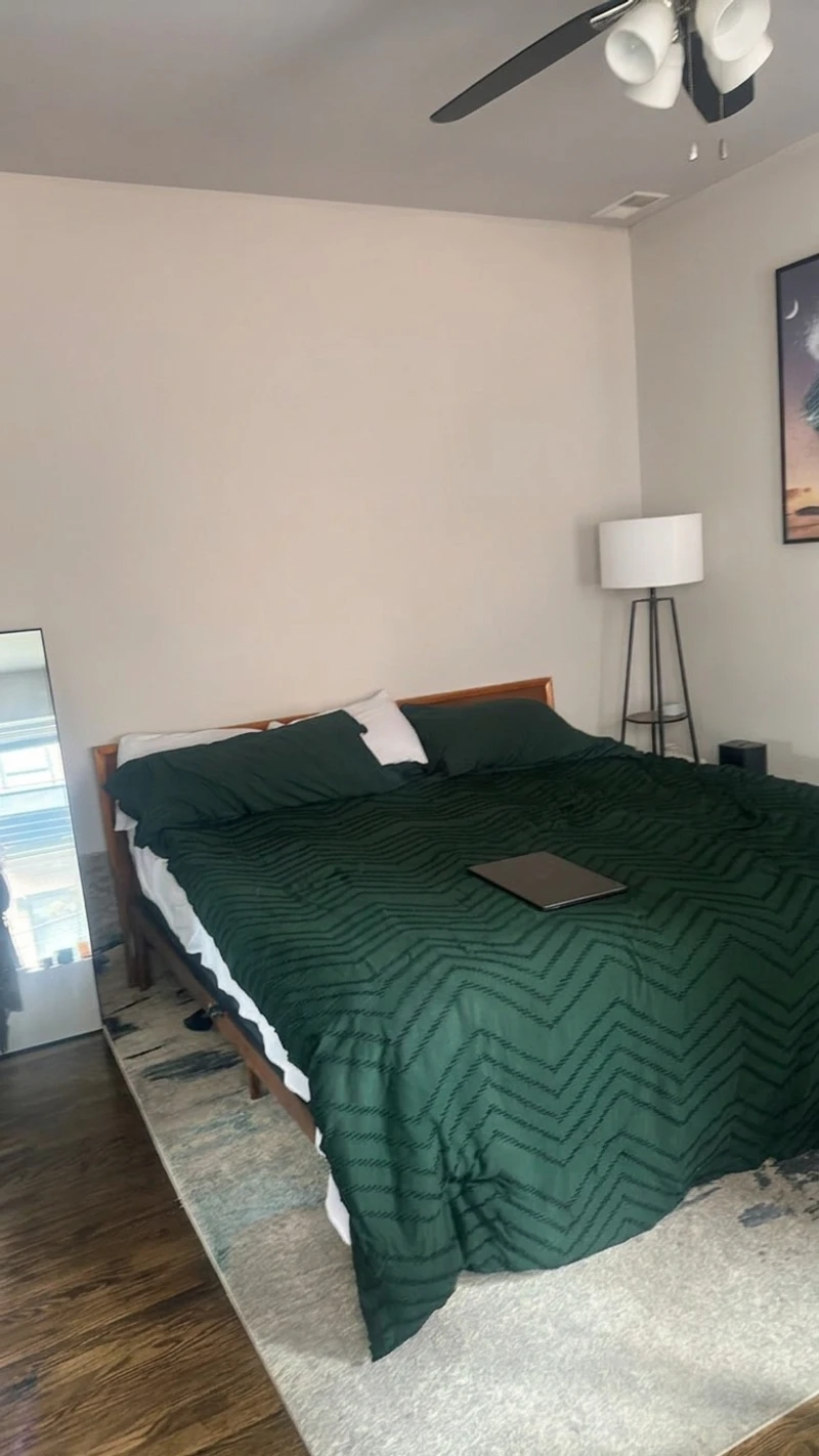 1 bedroom in West Town photo 6