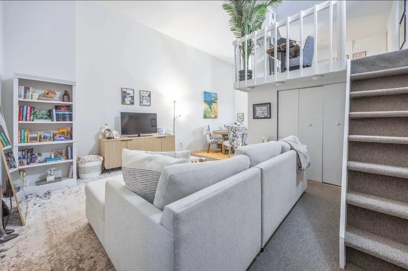 2 bedroom in Financial District photo 4