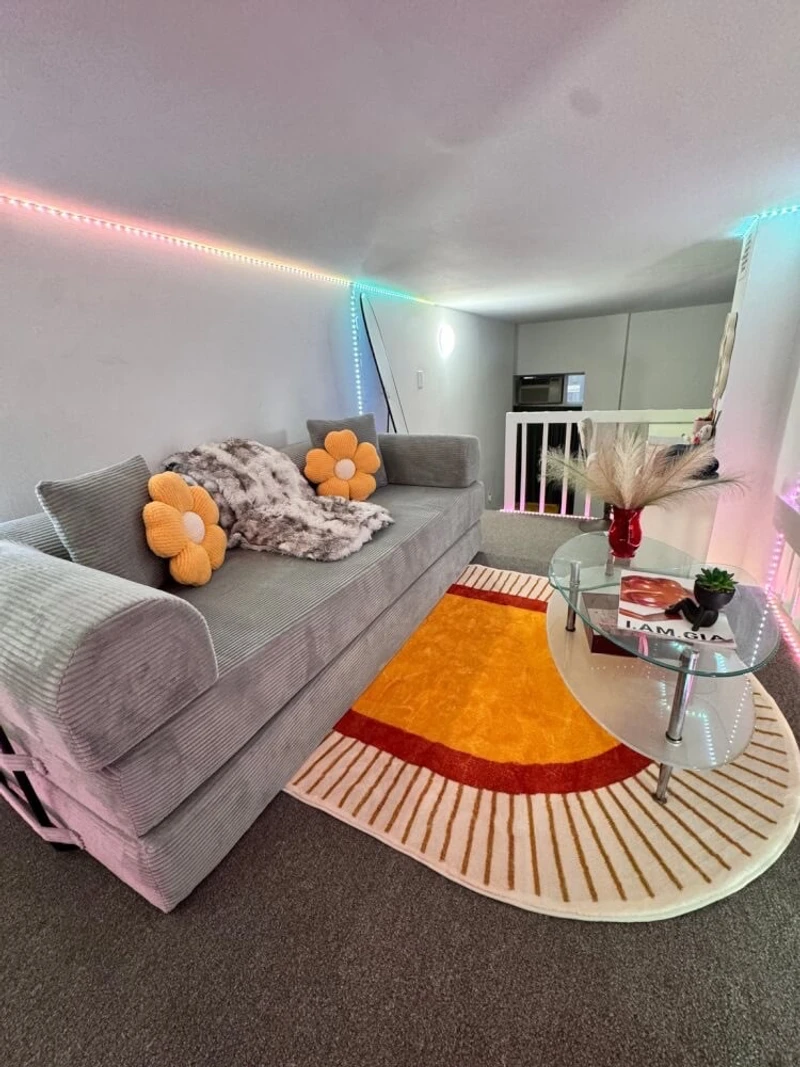 2 bedroom in Financial District photo 6