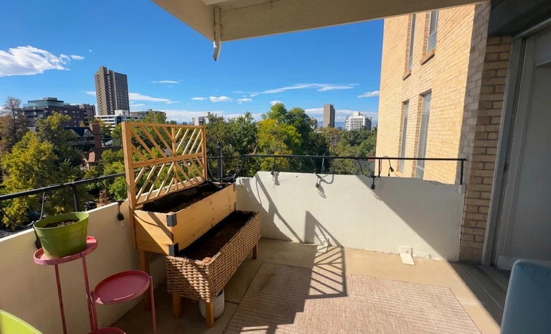 2 bedroom in Cheesman Park photo 5