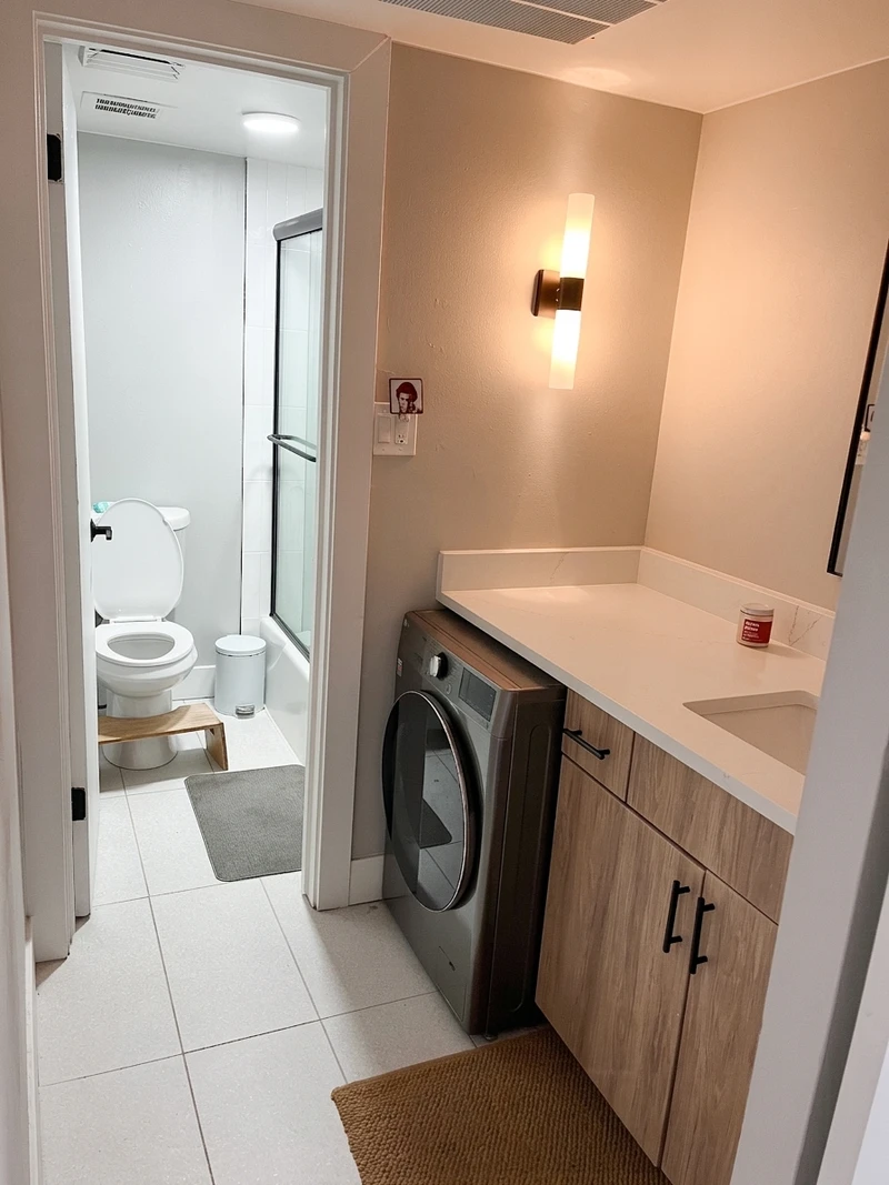 2 bedroom in Cheesman Park photo 4