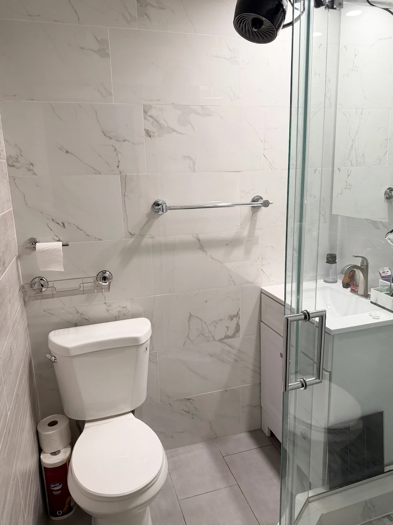 a room in Greenpoint photo 4