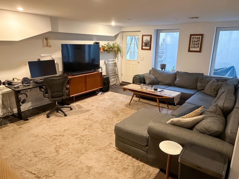 a room in Greenpoint photo 2