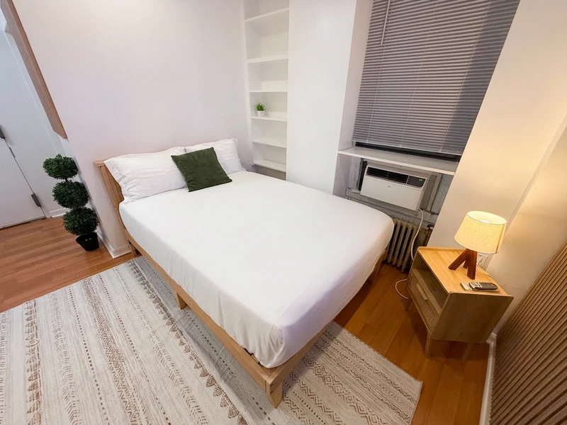 a studio in Upper West Side photo 5