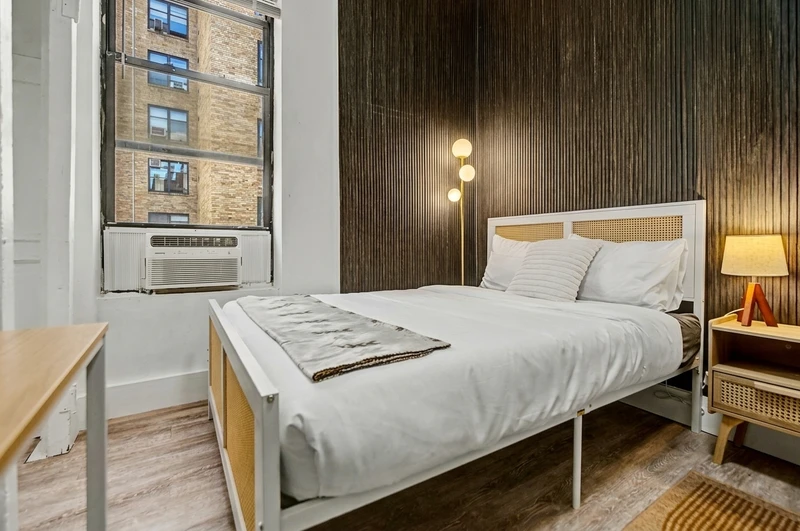 a studio in Upper West Side photo 4