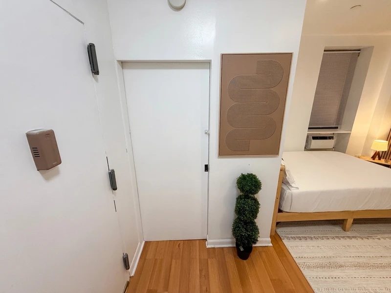 a studio in Upper West Side photo 10