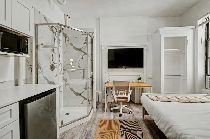 a studio in Upper West Side photo 2